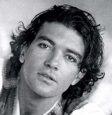   (Antonio Banderas)